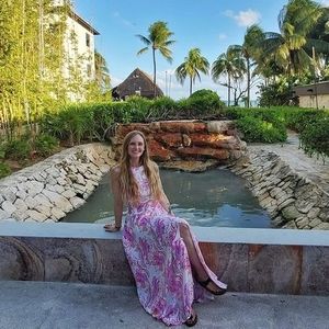 Meet your Posher, Carlinna